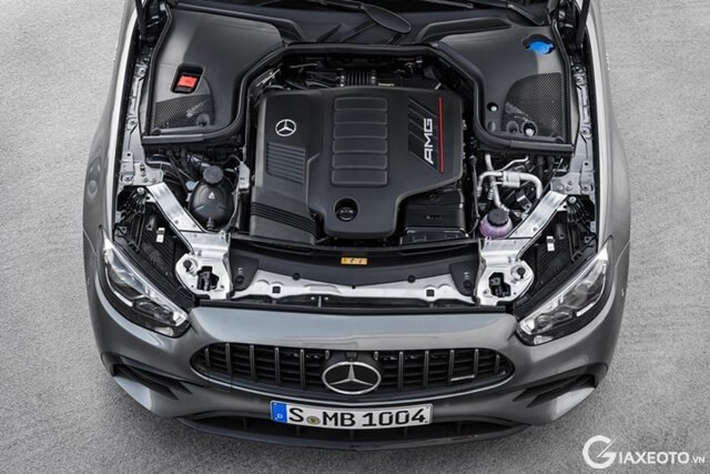 dong-co-xe-Mercedes-E300-amg