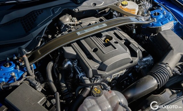 dong-co-xe-ford-mustang