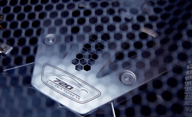 dong-co-xe-mclaren-720s-coupe