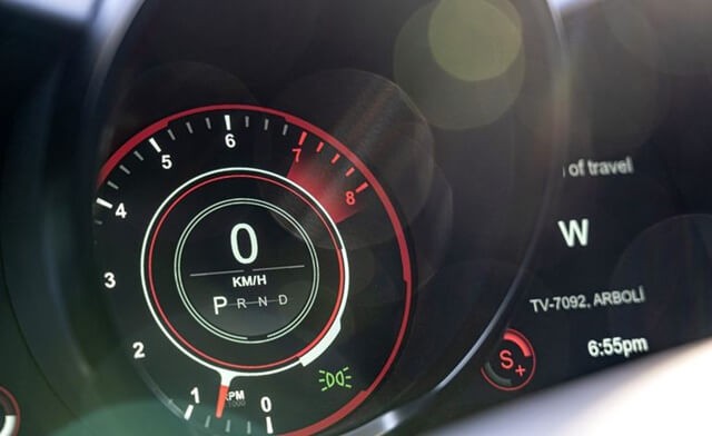 dong-ho-xe-aston-martin-dbs-superleggera-volante