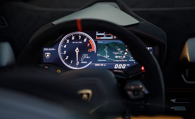 dong-ho-xe-lamborghini-huracan-performante-spyder