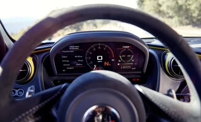 dong-ho-xe-mclaren-720s-coupe