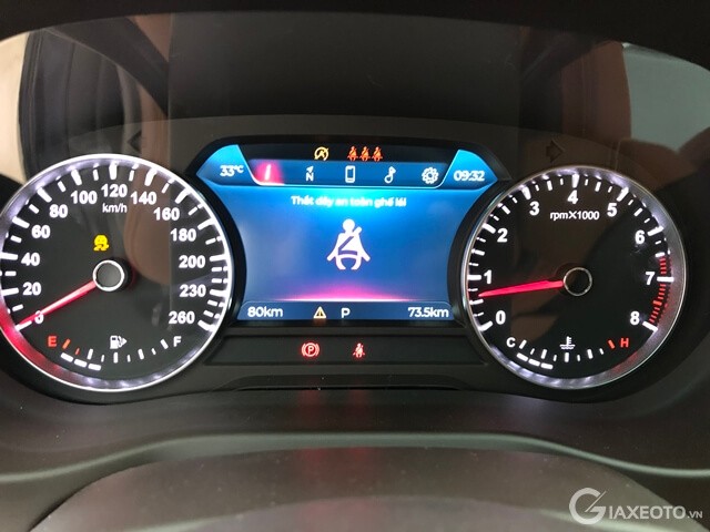 dong-ho-xe-vinfast-lux-a2_0