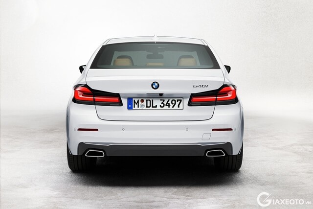 duoi-xe-BMW-530i