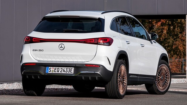 duoi-xe-Mercedes-Benz-EQA-250
