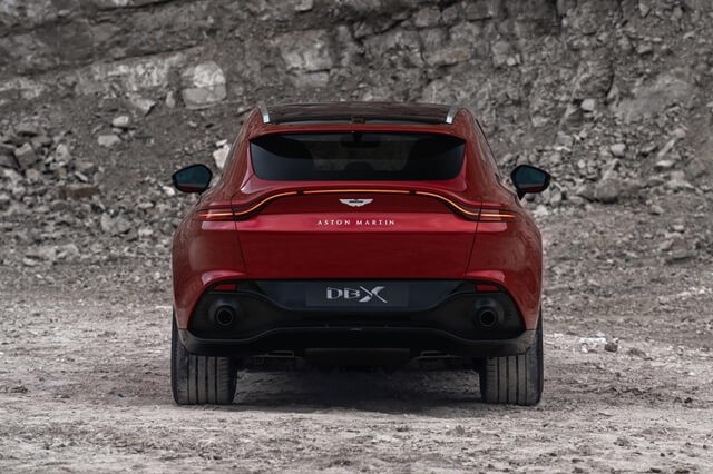 duoi-xe-aston-martin-dbx