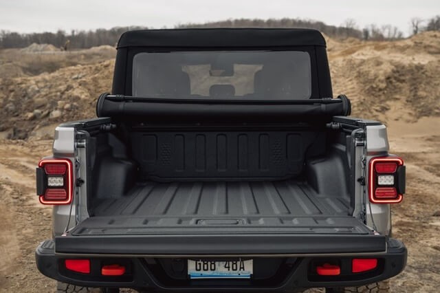 duoi-xe-ban-tai-jeep-gladiator