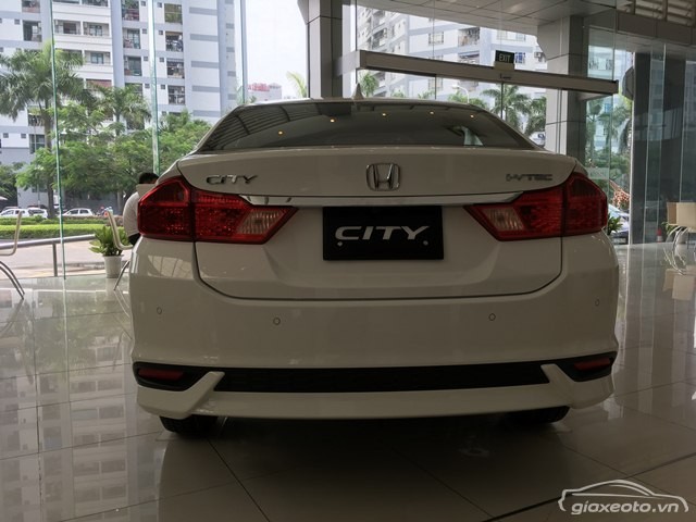 duoi-xe-honda-city--mau-trang