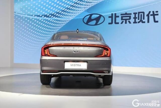 duoi-xe-hyundai-mistra
