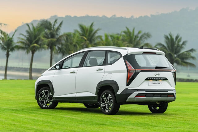 duoi-xe-hyundai-stargazer-x