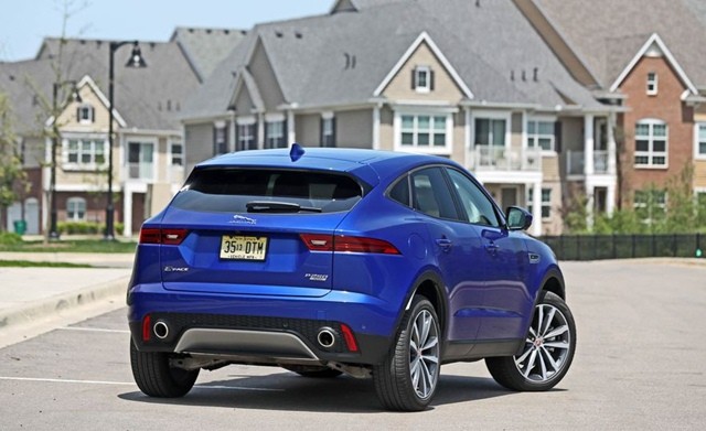 duoi-xe-jaguar-e-pace