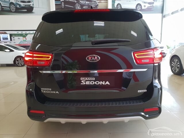 duoi-xe-kia-sedona