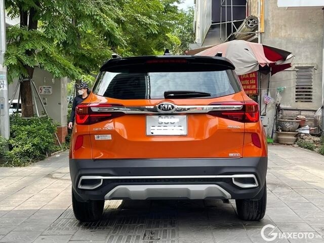 duoi-xe-kia-seltos-2020-mau-cam