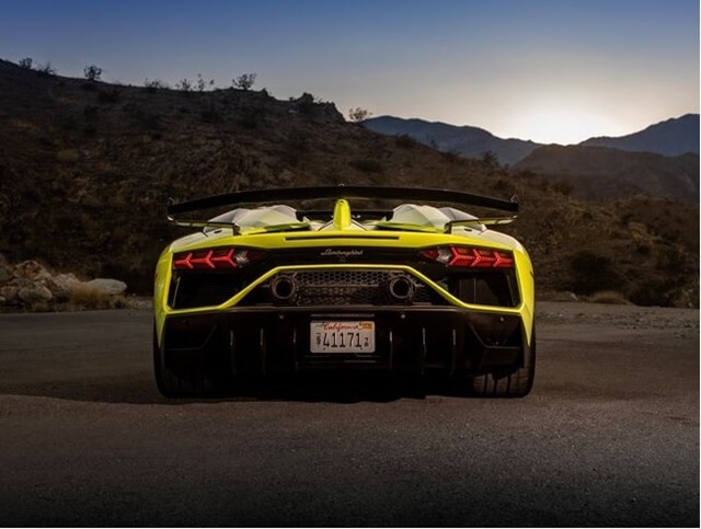 duo-xe-lam Lamborghini-aventador-svj-roadster