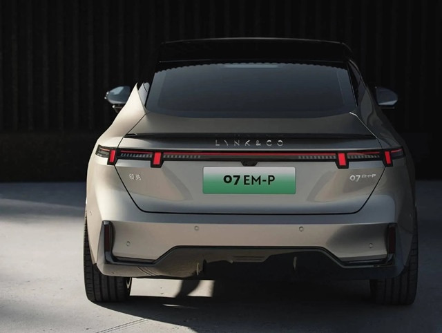 duoi-xe-lynk-co-07-em-p