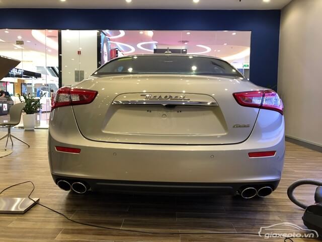 duoi-xe-maserati-ghibli