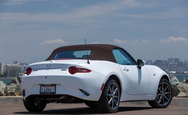 duoi-xe-mazda-mx-5-miata