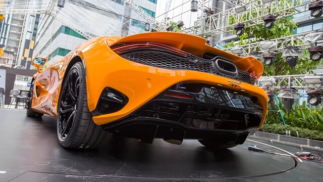 duoi-xe-mclaren-750s