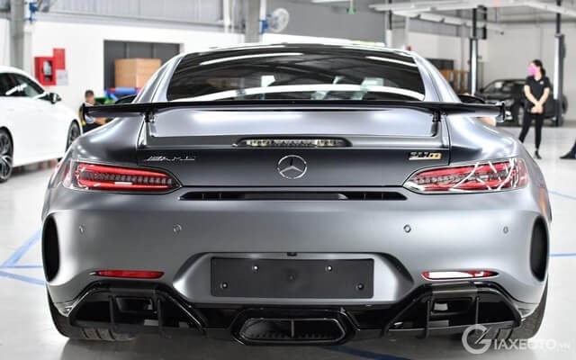 duoi-xe-mercedes-amg-gt-r-coupe
