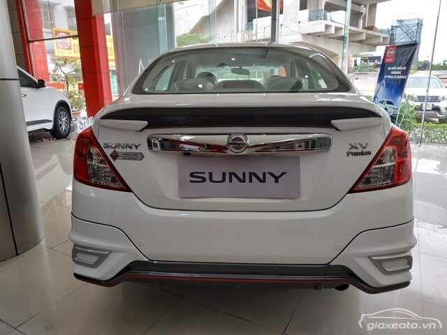 duoi-xe-nissan-sunny