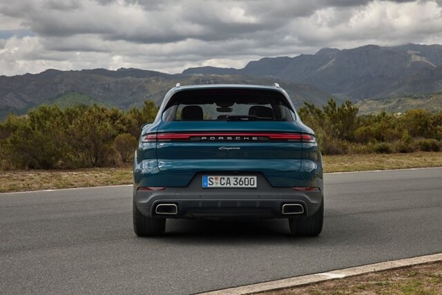 duoi-xe-porsche-cayenne-2024
