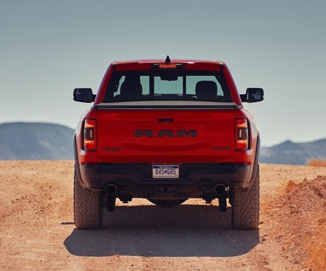 duoi-xe-ram-1500-trx