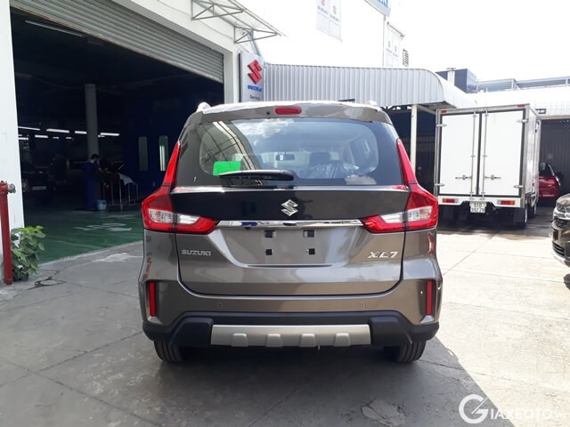 duoi-xe-suzuki-xl7-2023