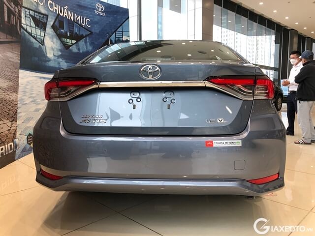 duoi-xe-toyota-altis-2022