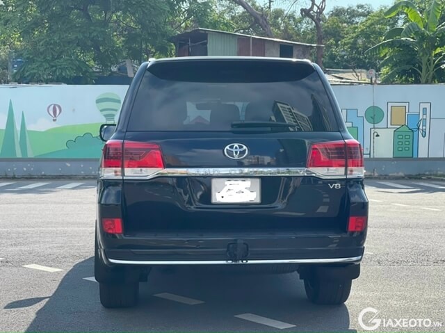 duoi-xe-toyota-land-cruiser-2021