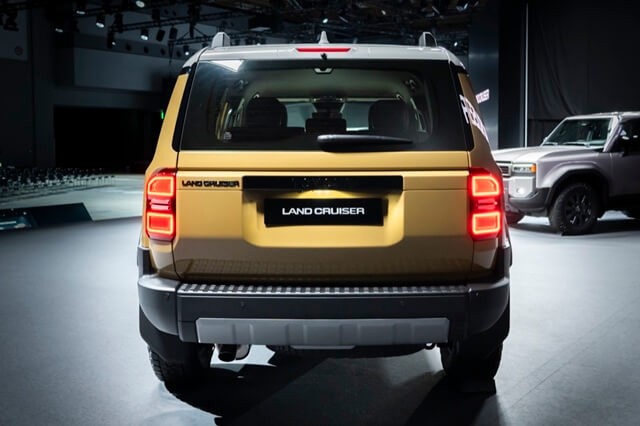 duoi-xe-toyota-prado-2024-ban-thuong