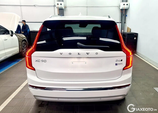 duoi-xe-volvo-xc90-2025
