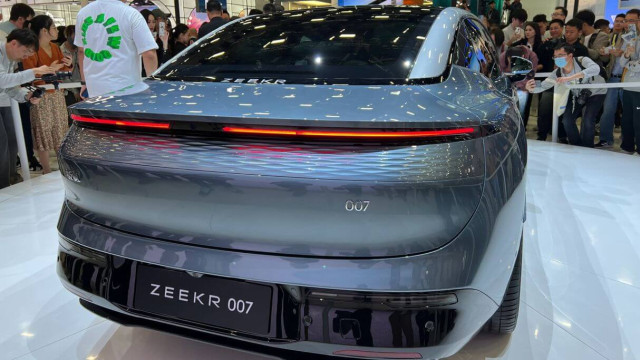 duoi-xe-zeekr-007