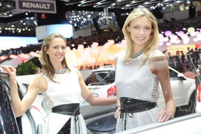geneva-girls-motor-shows-2014