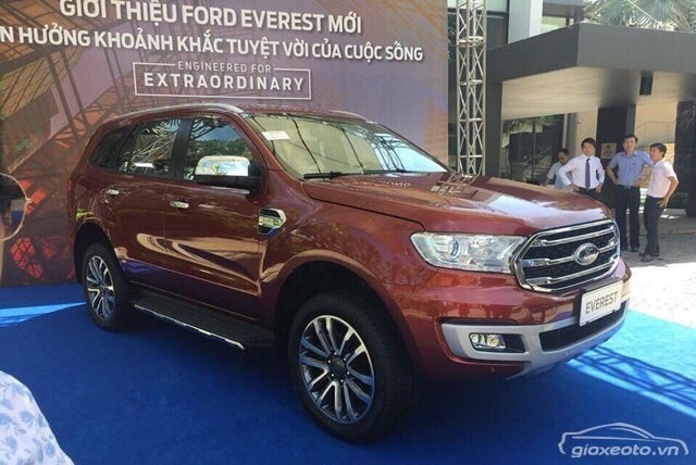 Soi chi tiết Ford Everest 2023 phiên bản Sport giá mềm tại Việt Nam