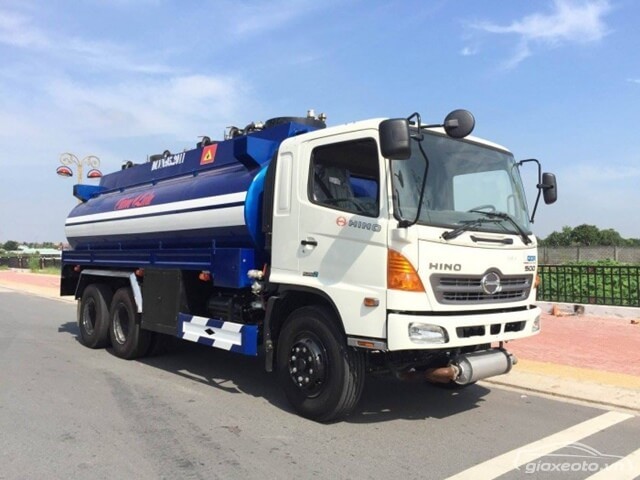 gia-xe-bon-cho-xang-dau-hino