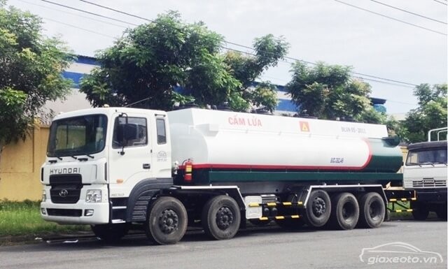 gia-xe-bon-cho-xang-dau-hyundai