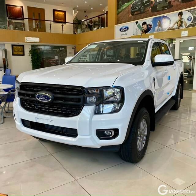 Ford Ranger XLS khuyến mãi, giá lăn bánh (07/2024)