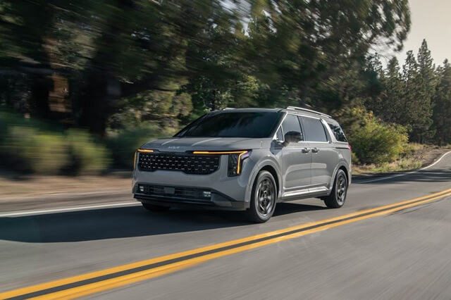 gia-xe-kia-carnival-hev-hybrid