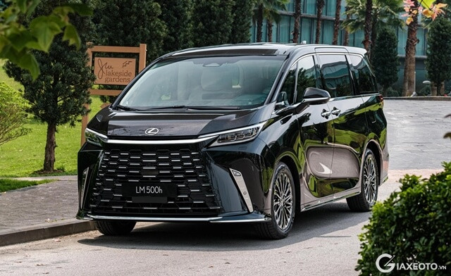 gia-xe-lexus-lm500h