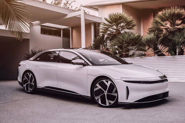 gia-xe-lucid-air