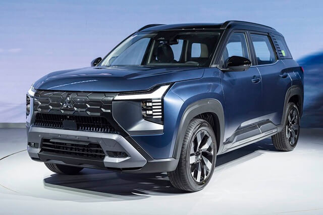 gia-xe-mitsubishi-destinator