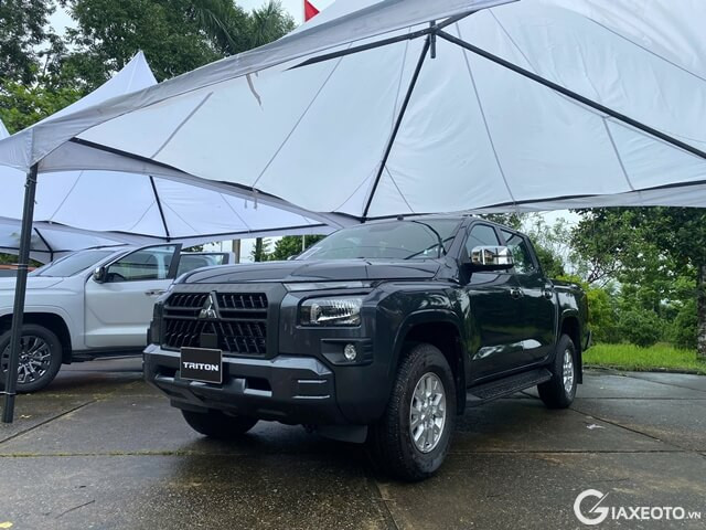 gia-xe-mitsubishi-triton-glx