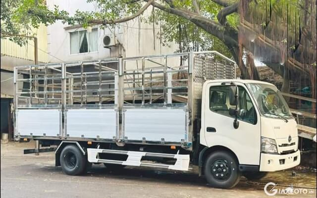 gia-xe-tai-hino-xzu730l