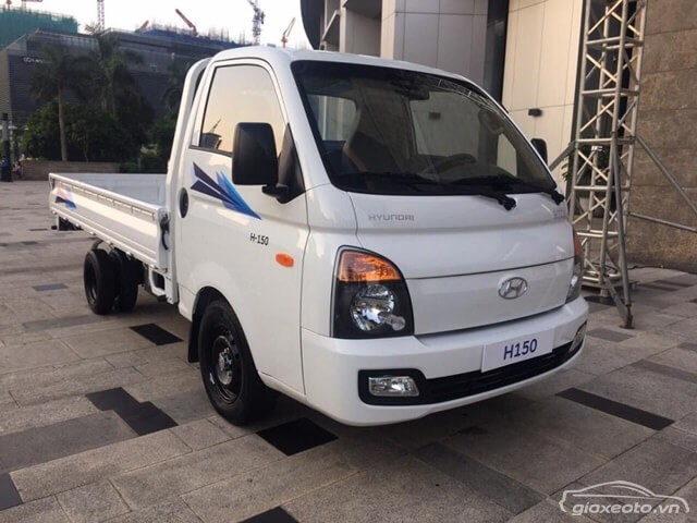 Xe tải Hyundai H150 cao cấp 6 ghế 2023  Giá lăn bánh và thông số