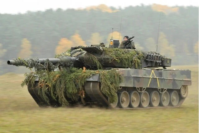 gia-xe-tang-leopard-2-duc