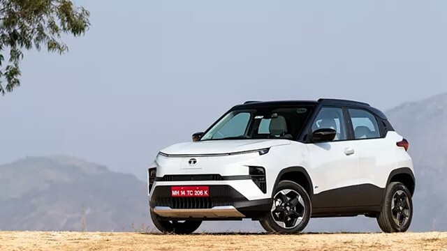 gia-xe-tata-punch-ev