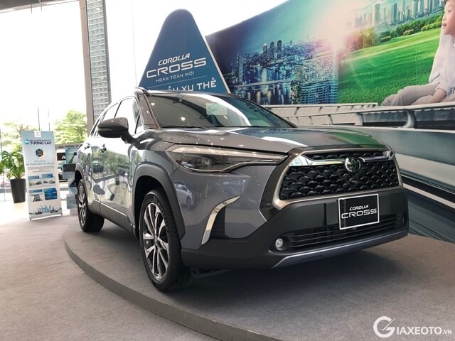 gia-xe-toyota-corolla-cross-2020