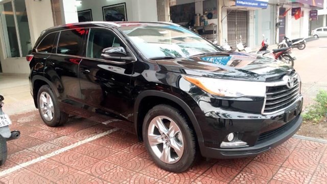 Đánh giá xe Toyota Highlander Platinum 2021 đầu tiên tại Việt Nam Trải  nghiệm êm ái khác biệt