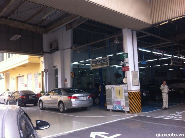 gia-xe-toyota-hoan-kiem