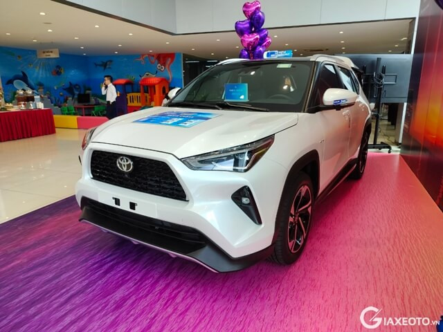 gia-xe-toyota-yaris-cross-hybrid